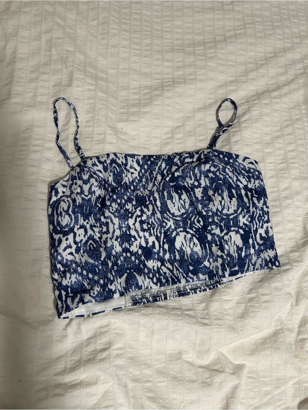 Abercrombie & Fitch Blue and White Printed Cropped Cami